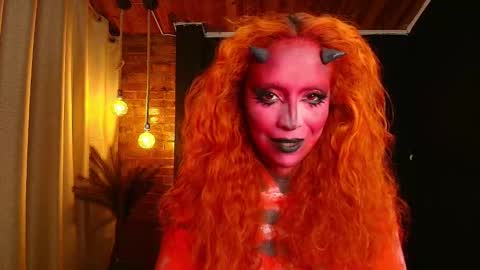 Snapshot of sahra_tayl0r_ chatting on 10.24.25 SARA online show from 10.24.25