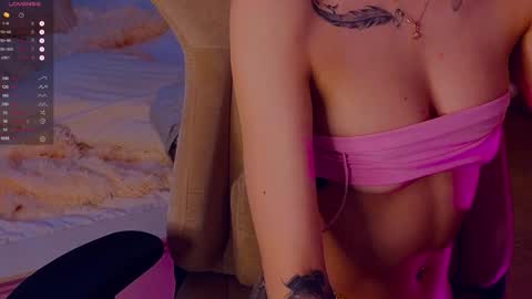 Snapshot of saillise chatting on 12.15.24 Sofia online show from 12.15.24