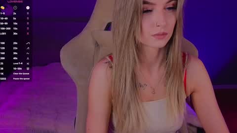 Snapshot of saillise chatting on 01.22.25 Sofia online show from 01.22.25