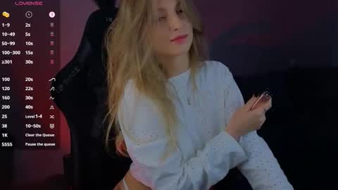 Snapshot of saillise chatting on 11.07.25 Sofia online show from 11.07.25