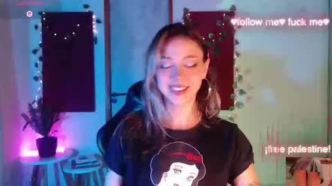 Snapshot of sakuraa_beauty chatting on 10.15.25 Sakura online show from 10.15.25