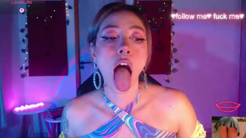 Snapshot of sakuraa_beauty chatting on 10.19.25 Sakura online show from 10.19.25