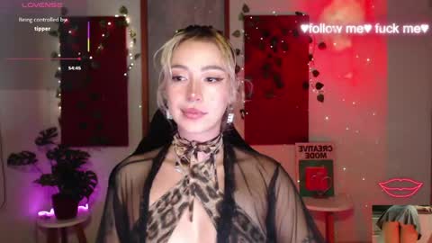 Snapshot of sakuraa_beauty chatting on 04.08.26 Sakura online show from 04.08.26