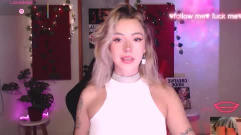 Snapshot of sakuraa_beauty chatting on 04.09.26 Sakura online show from 04.09.26