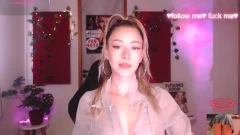 Snapshot of sakuraa_beauty chatting on 04.12.26 Sakura online show from 04.12.26