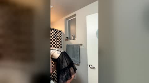 Snapshot of salemswitchxx chatting on 01.15.26 Salem online show from 01.15.26