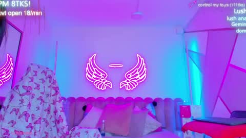 miss Sally online every night from 1am to 8am  Colombia time online show from 04.18.26