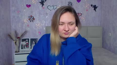 Snapshot of sallyverda chatting on 02.18.25 Sally online show from 02.18.25