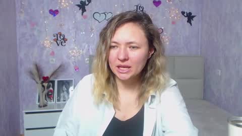 Snapshot of sallyverda chatting on 02.19.25 Sally online show from 02.19.25