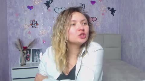Snapshot of sallyverda chatting on 02.20.25 Sally online show from 02.20.25