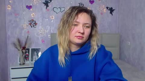 Snapshot of sallyverda chatting on 02.20.25 Sally online show from 02.20.25