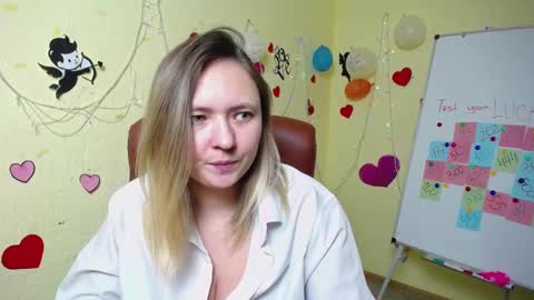 Snapshot of sallyverda chatting on 02.22.25 Sally online show from 02.22.25