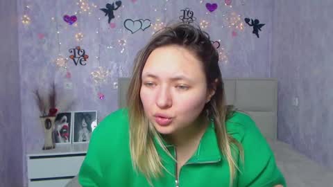 Snapshot of sallyverda chatting on 02.24.25 Sally online show from 02.24.25