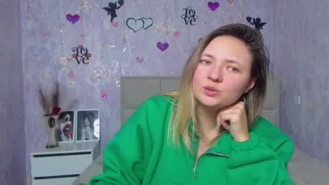 Snapshot of sallyverda chatting on 02.25.25 Sally online show from 02.25.25