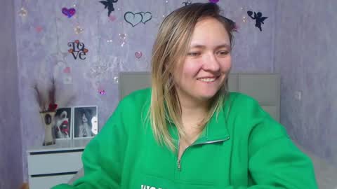 Snapshot of sallyverda chatting on 02.25.25 Sally online show from 02.25.25