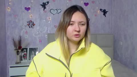 Snapshot of sallyverda chatting on 02.25.25 Sally online show from 02.25.25