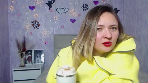 Snapshot of sallyverda chatting on 02.26.25 Sally online show from 02.26.25