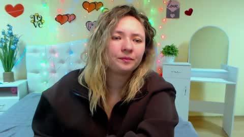 Snapshot of sallyverda chatting on 02.27.25 Sally online show from 02.27.25