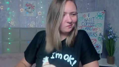 Snapshot of sallyverda chatting on 09.12.25 Sally online show from 09.12.25