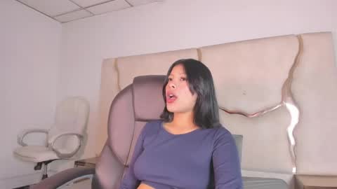 Snapshot of salmaportman_ chatting on 05.13.26 salmaportman_ online show from 05.13.26