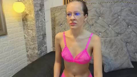 Snapshot of salome_cruxx chatting on 02.17.26 salome_cruxx online show from 02.17.26