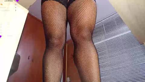 Snapshot of salome_sw chatting on 10.14.25 SAMANTHA online show from 10.14.25