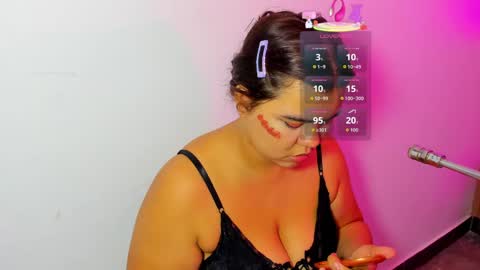 Snapshot of salomee_bigboobs chatting on 05.17.26 Salome online show from 05.17.26