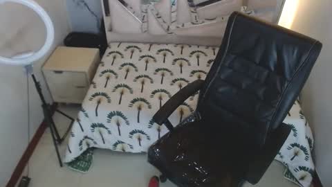 Snapshot of salomemilf202 chatting on 09.09.25 salomemilf202 online show from 09.09.25