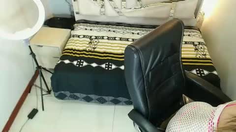 Snapshot of salomemilf202 chatting on 10.18.25 salomemilf202 online show from 10.18.25