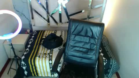 Snapshot of salomemilf202 chatting on 10.27.25 salomemilf202 online show from 10.27.25