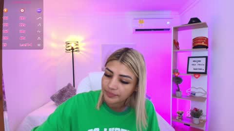 Snapshot of saloomee__ chatting on 01.08.25 SALOME online show from 01.08.25