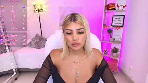 Snapshot of saloomee__ chatting on 01.10.25 SALOME online show from 01.10.25