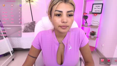 Snapshot of saloomee__ chatting on 01.13.25 SALOME online show from 01.13.25