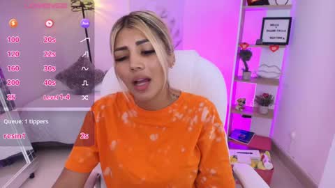 Snapshot of saloomee__ chatting on 01.17.25 SALOME online show from 01.17.25