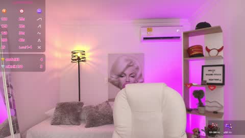 Snapshot of saloomee__ chatting on 01.25.25 SALOME online show from 01.25.25