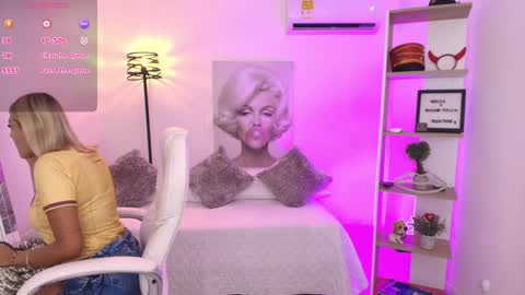 Snapshot of saloomee__ chatting on 01.31.25 SALOME online show from 01.31.25