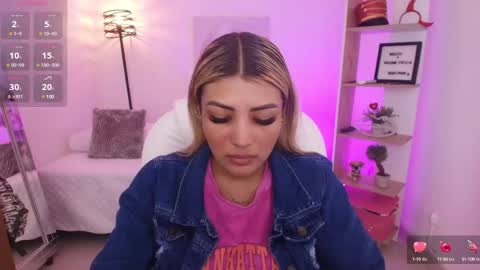 Snapshot of saloomee__ chatting on 02.13.25 SALOME online show from 02.13.25