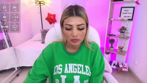 Snapshot of saloomee__ chatting on 02.25.25 SALOME online show from 02.25.25