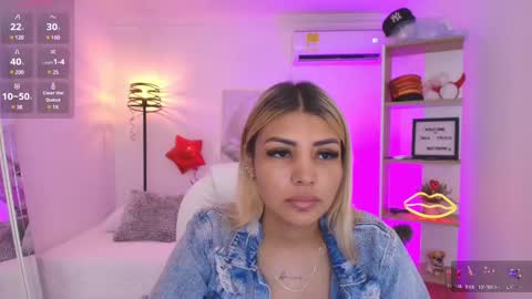 Snapshot of saloomee__ chatting on 03.01.25 SALOME online show from 03.01.25