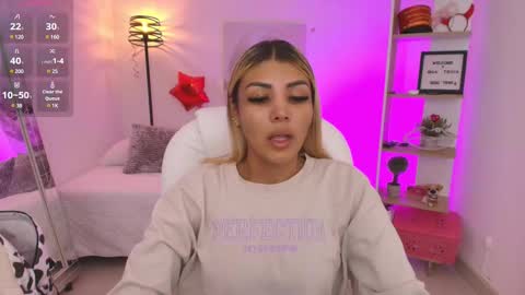 Snapshot of saloomee__ chatting on 03.04.25 SALOME online show from 03.04.25