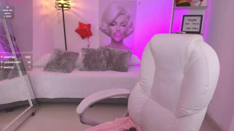 Snapshot of saloomee__ chatting on 03.10.25 SALOME online show from 03.10.25