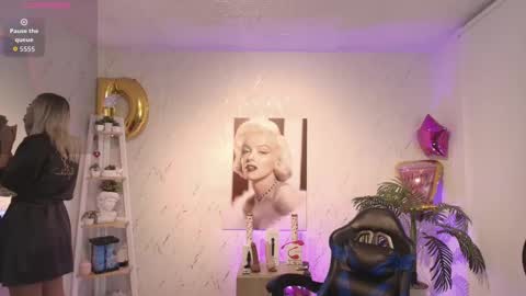 Snapshot of saloomee__ chatting on 09.12.25 SALOME online show from 09.12.25