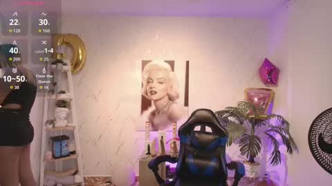 Snapshot of saloomee__ chatting on 10.01.25 SALOME online show from 10.01.25