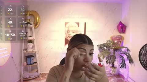 Snapshot of saloomee__ chatting on 10.04.25 SALOME online show from 10.04.25