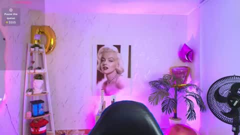 Snapshot of saloomee__ chatting on 10.10.25 SALOME online show from 10.10.25