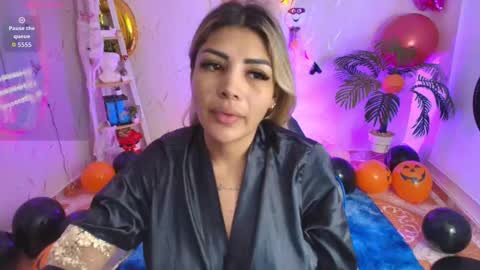 Snapshot of saloomee__ chatting on 10.15.25 SALOME online show from 10.15.25