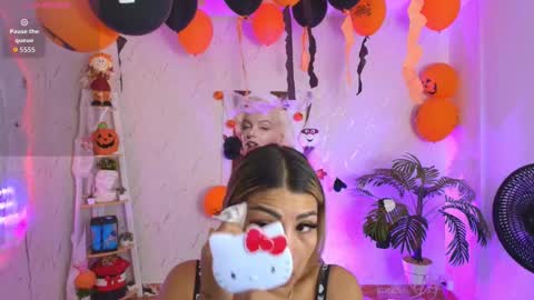 Snapshot of saloomee__ chatting on 11.04.25 SALOME online show from 11.04.25