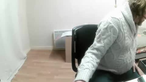 Snapshot of saltimbanquier chatting on 02.10.25 Saltimbanquier Salt ou Banquier online show from 02.10.25