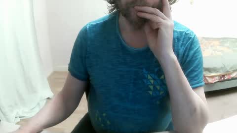 Snapshot of saltimbanquier chatting on 02.14.25 Saltimbanquier Salt ou Banquier online show from 02.14.25