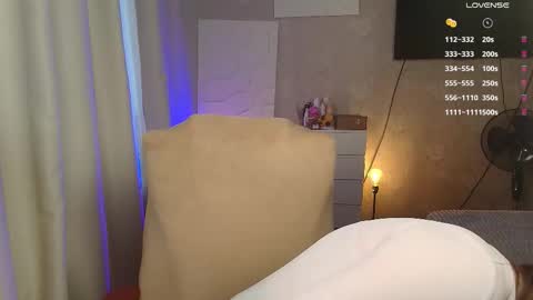 Snapshot of salut_love chatting on 01.18.26 Ruby online show from 01.18.26